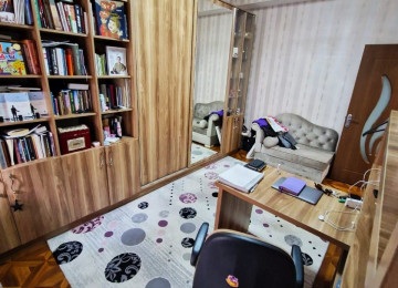 Qara Qarayev metrosu . 32 və 12 saylı tam orta məktəblərin