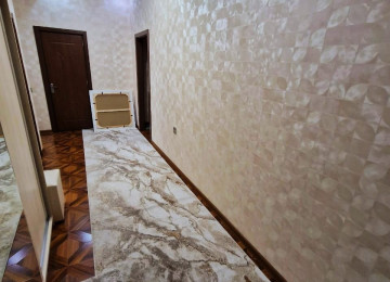 Qara Qarayev metrosu . 32 və 12 saylı tam orta məktəblərin