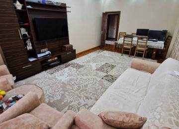 Qara Qarayev metrosu . 32 və 12 saylı tam orta məktəblərin