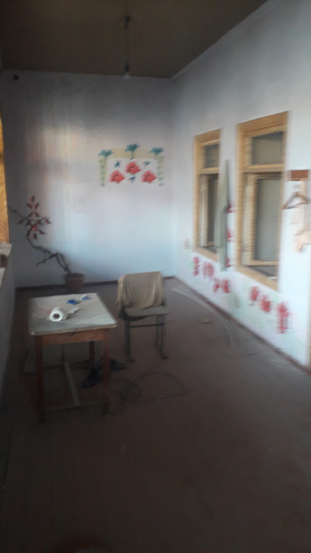Kirayə həyət evi Maştağa qəs mərkəzdə univermağın köhnə bazarın yanı 3otaqlı