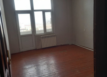 Xirdalanin tam merkezinde heyder eliyev parkin kenarinda