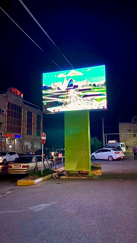 Led monitorlar və reklam xidmətləri UV çap işləri görülür. Tekstil üzərində çap Kətan üzərində