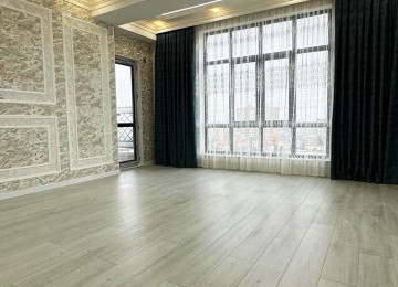 Qara Qarayev metrosuna yaxın . Sevinc kinoteatrın yanı .