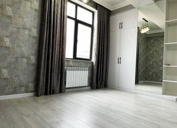 Qara Qarayev metrosuna yaxın . Sevinc kinoteatrın yanı .