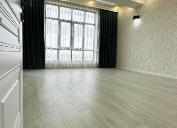 Qara Qarayev metrosuna yaxın . Sevinc kinoteatrın yanı .