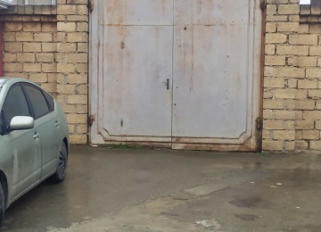 Şüvəlan qəsəbəsində yeni keyfiyyətli və möhkəm tikilmiş ev