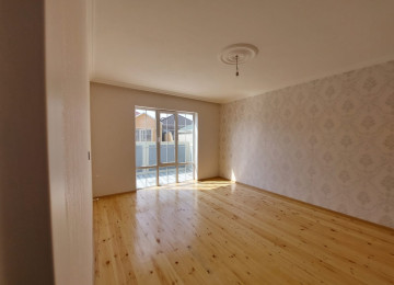 Zabrat Məhəmmədli yolu əsas yola yaxın 2,5sot 120kvm.4