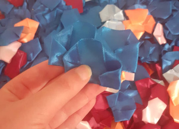 Gül buketi yığmaq üçün 1ədədi 3qəpikdən hazır ləçəklər