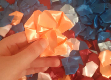 Gül buketi yığmaq üçün 1ədədi 3qəpikdən hazır ləçəklər