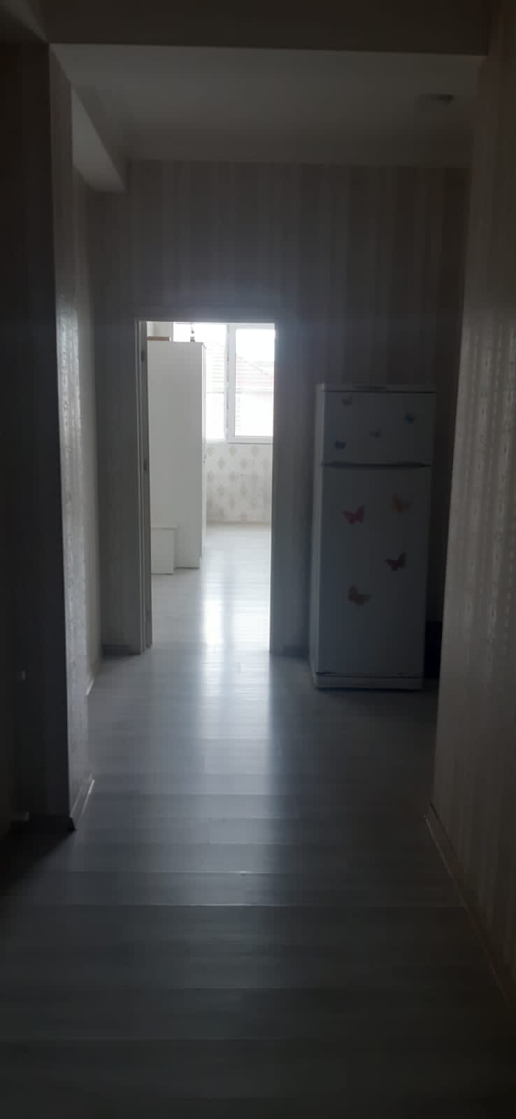 Xlrdalan 1 sayll Orta Məktəbin yanl Evde soyuducu