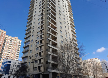 Azadlıq prosbekti 82 də 28 may metrosunun yanında.Yeni