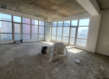 Azadlıq prosbekti 82 də 28 may metrosunun yanında.Yeni