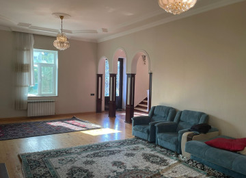 2 mərtəbəli tə'mirli ev satílír 200 kv.m Xírdalan Fikrət