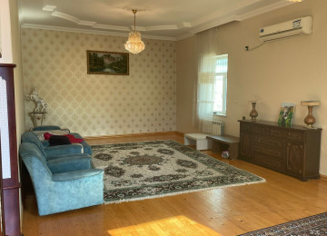 2 mərtəbəli tə'mirli ev satílír 200 kv.m Xírdalan Fikrət