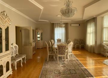 2 mərtəbəli tə'mirli ev satílír 200 kv.m Xírdalan Fikrət