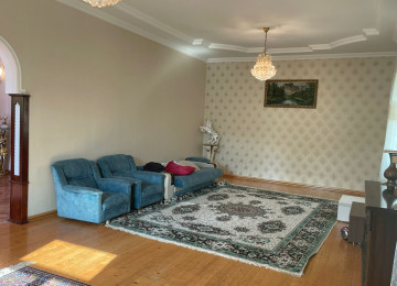 2 mərtəbəli tə'mirli ev satílír 200 kv.m Xírdalan Fikrət