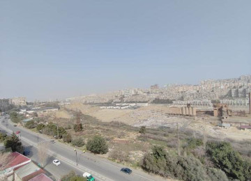 ƏŞYALI...Xətai rayonu Venesiya sarayinin yani, Neapol