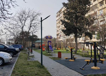 ƏŞYALI...Xətai rayonu Venesiya sarayinin yani, Neapol