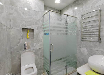 ƏŞYALI...Xətai rayonu Venesiya sarayinin yani, Neapol