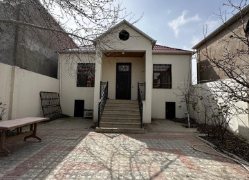 Zabrat qes.4 sotda 125 kvm.4 otaqli ev satilir.Ev