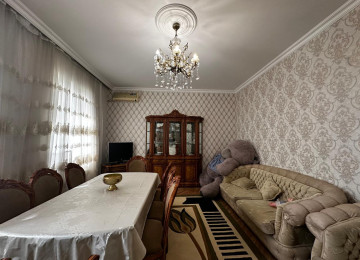 Zabrat qes.4 sotda 125 kvm.4 otaqli ev satilir.Ev