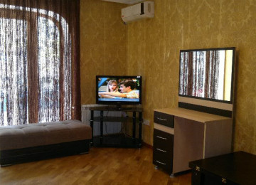 Metro Sahile yaxin 1 otaqli mənzil icareye verilir,mərkəzi