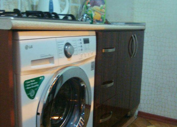 Metro Sahile yaxin 1 otaqli mənzil icareye verilir,mərkəzi