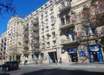 Metro Sahile yaxin 1 otaqli mənzil icareye verilir,mərkəzi