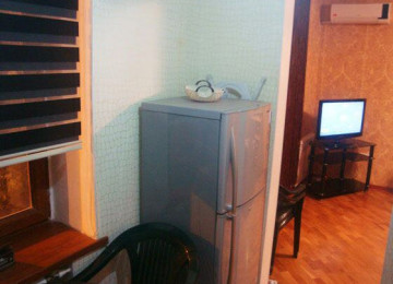 Metro Sahile yaxin 1 otaqli mənzil icareye verilir,mərkəzi