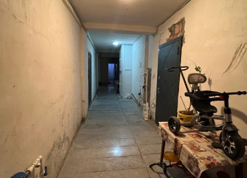 -Təcili satılır. Daxili Kreditlə satılır.Tək şəxsiyyət