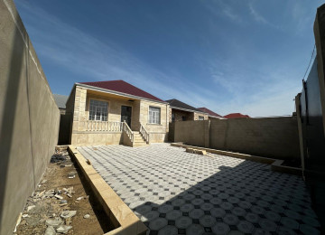 EYNI POYEKTLI 2 EV SATILIR.YAXIN QOHUMLAR,2 QARDAS UCUN