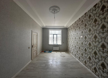 EYNI POYEKTLI 2 EV SATILIR.YAXIN QOHUMLAR,2 QARDAS UCUN