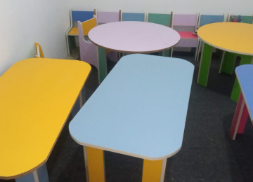 İkinci əl əşyalar mebeller satılır. Kurs, bağça, ofis