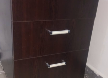 İkinci əl əşyalar mebeller satılır. Kurs, bağça, ofis