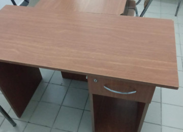 İkinci əl əşyalar mebeller satılır. Kurs, bağça, ofis