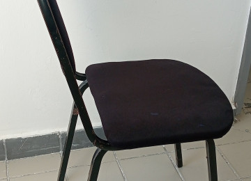 İkinci əl əşyalar mebeller satılır. Kurs, bağça, ofis