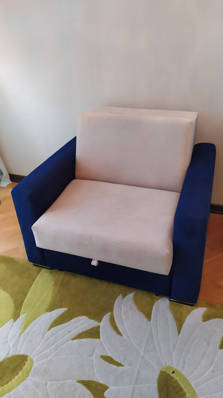 Kreslo çarpayi Kreslo Çarpayı Yuksek keyfiyyetde.Alt hissəsi bazalıdır.
