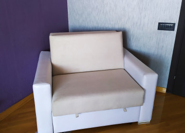 Kreslo Çarpayı Yuksek keyfiyyetde.Alt hissəsi bazalıdır.