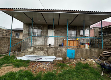 Ramani Sovxozda 296 sayli mektebe yaxin 4 sotda 150kvm.5