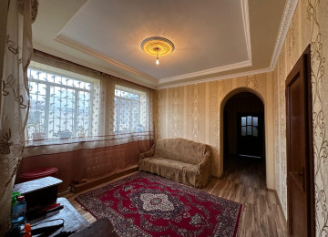 Ramani Sovxozda 296 sayli mektebe yaxin 4 sotda 150kvm.5