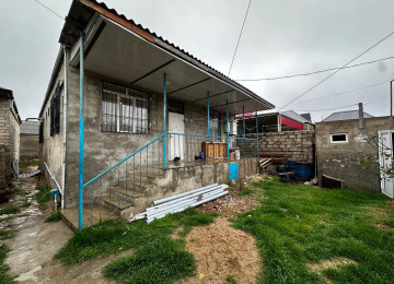 Ramani Sovxozda 296 sayli mektebe yaxin 4 sotda 150kvm.5