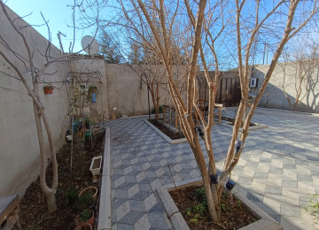 YAŞAYİŞLİ EV İSTEYENLER UCUN: EV ÖZU. ÜCUN TİLİIMİŞDİR. Ev