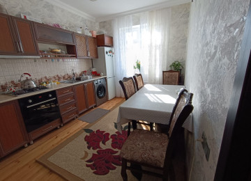 YAŞAYİŞLİ EV İSTEYENLER UCUN: EV ÖZU. ÜCUN TİLİIMİŞDİR. Ev