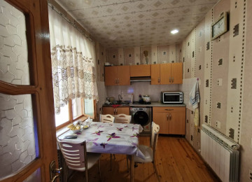 Zabrat qesebesinin merkezinde, mektebe,baxcaya yaxin , 4