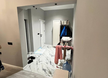 Zabrat qes.192 sayli mektebe yaxin ,mərkəzdə 1,2 sotda 90