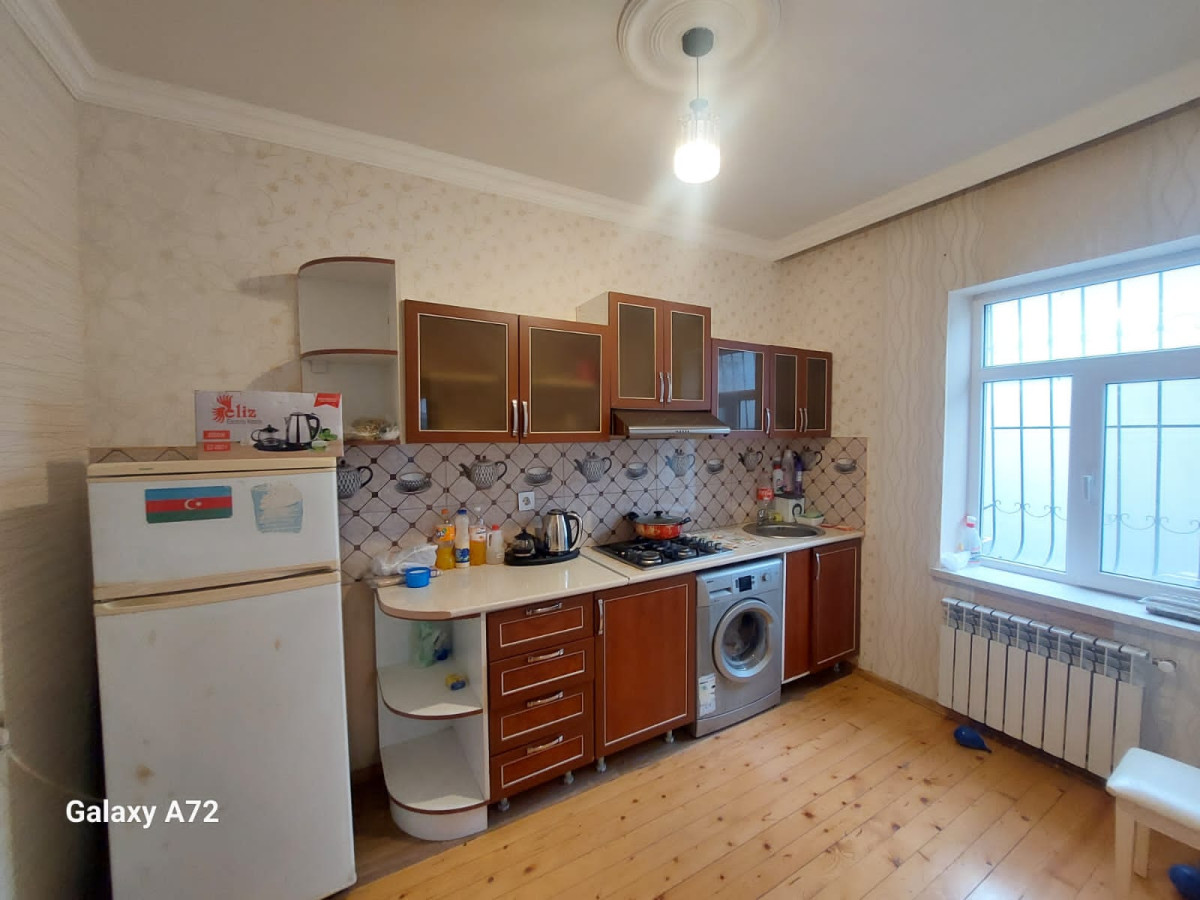 Bine qesebesinde Heyet Evi satilir Bine Qesebesi Ulvu Ticaret Merkeznin Qardaslar Marketnin