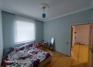 Bine Qesebesi Ulvu Ticaret Merkeznin Qardaslar Marketnin