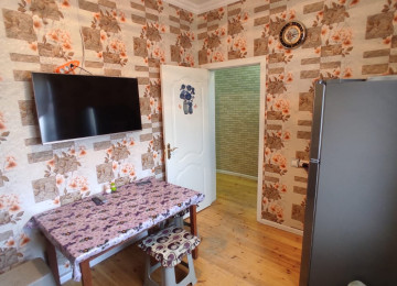 Zabrat 2də iki mərtəbəli 3 otaqlı həyət evi. Lahiyə: -