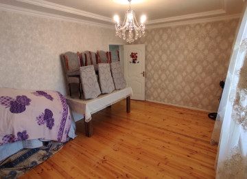 Zabrat 2də iki mərtəbəli 3 otaqlı həyət evi. Lahiyə: -