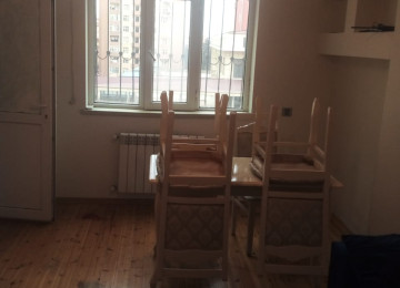 Xlrdalan Ţəzə Bazarln Yanl 2 Otaq tam Təmirli 80 Kv Menzlin